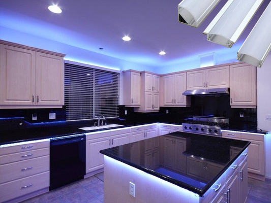 Bon prix La lampe en aluminium enfoncée de Cabinet de lumières de profil de LED a mené la Manche de logement en aluminium d'extrusion de canal léger de bande en ligne