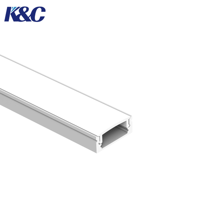 Bon prix Les profils en aluminium de bande lumineuse LED anodisée sont parfaitement épissés pour une coupe facile en ligne