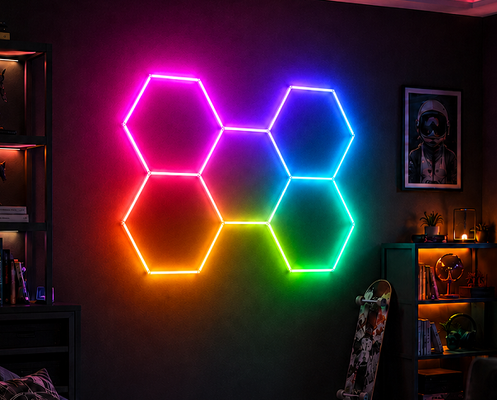 Bon prix Panneaux modulaires hexagonaux lumineux à LED connectables RVB en nid d'abeille pour applications d'éclairage de plafond de garage, de salle de sport, d'atelier et de bureau en ligne