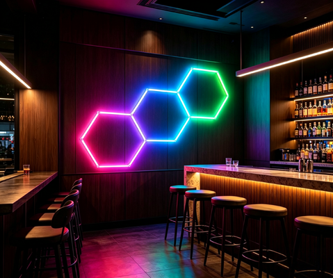 Bon prix Système d'éclairage hexagonal LED RGB modulaire connectable à l'abeille conçu pour les besoins d'éclairage de plafond de garage, d'atelier de gym et de bureau En ligne