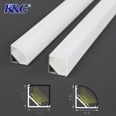 Bon prix Canal en aluminium d'extrusion de profil de coin de LED pour le Cabinet 45 lumière d'angle de 90 degrés en ligne